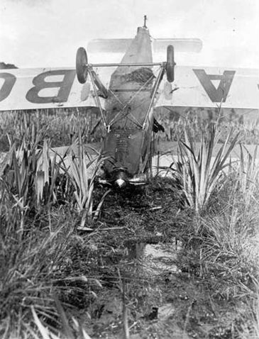 guy_menzies_borneo_plane